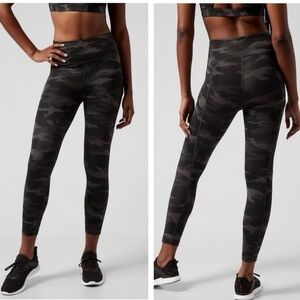 NWT Athleta Untimate Camo 7/8 Pant